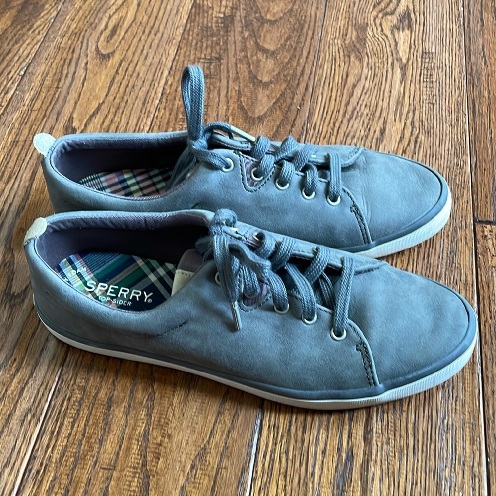 Women’s Sperry Top Sider casual sneaker size 9 gray suede